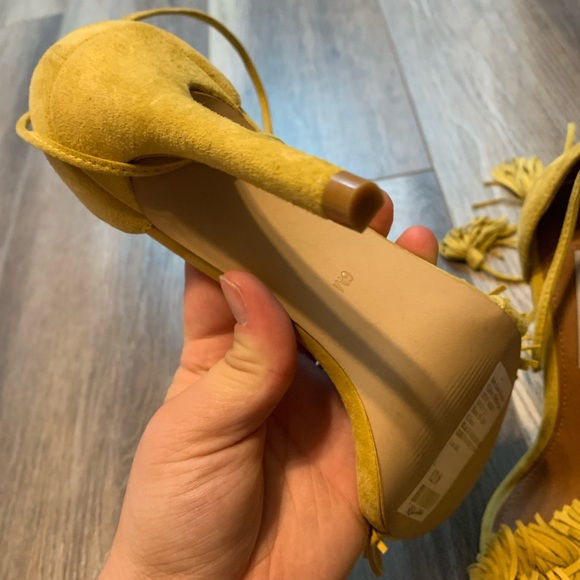 NWT Steve Madden Sassey Fringe Heels - Picture 4 of 5